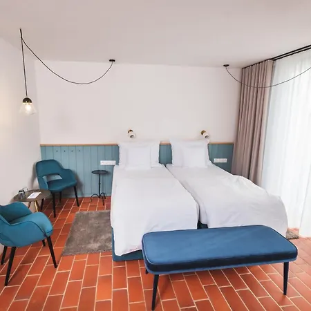 Thaya Vinarstvi Hotel 4*
